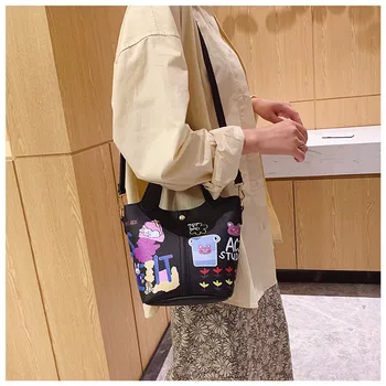 Japoński graffiti kosz wiadro Torba damska torba o dużej pojemności ręcznie malowane druku kreskówka dziewczyny torby osobowości