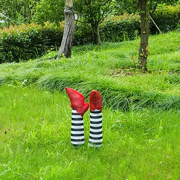 Wicked Witch Legs Prop - Halloween Crushed Witches Feet with Ruby Slippers Yard Decoration rekwizyty do stosowania zewnętrznego i wewnętrznego użytku